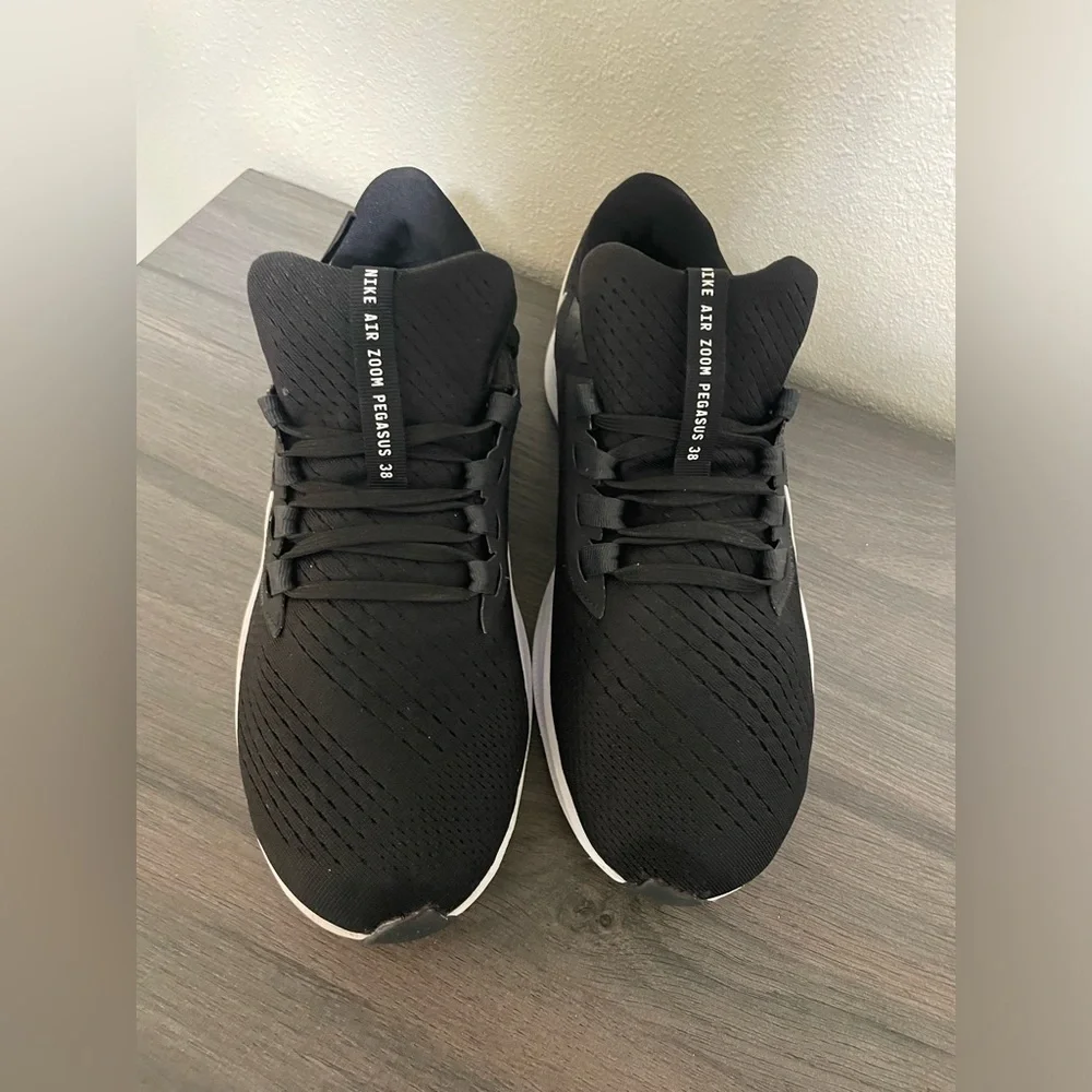 🏃‍♀️ Nike Woman’s Air Zoom Pegasus SZ 9 EUC